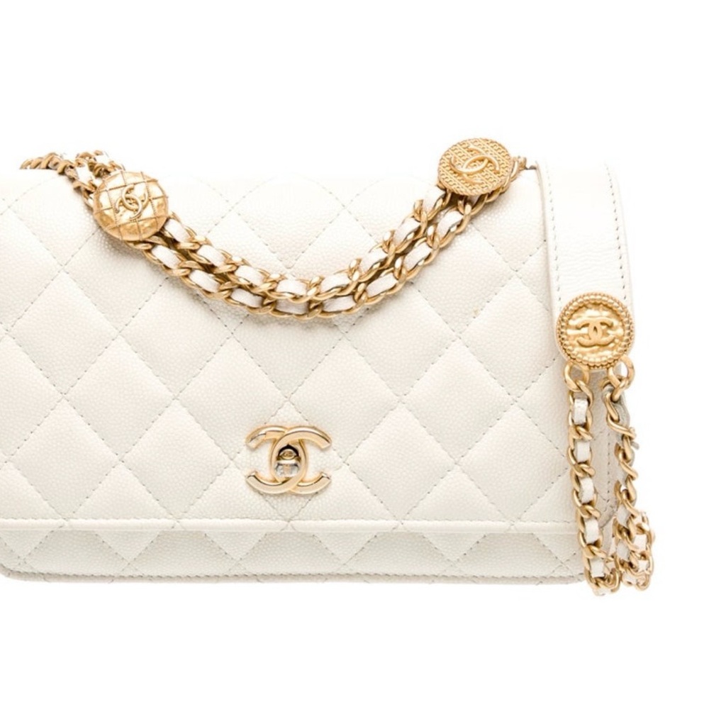 CHANEL Cream Quilted Leather Crossbody with Gold Chain